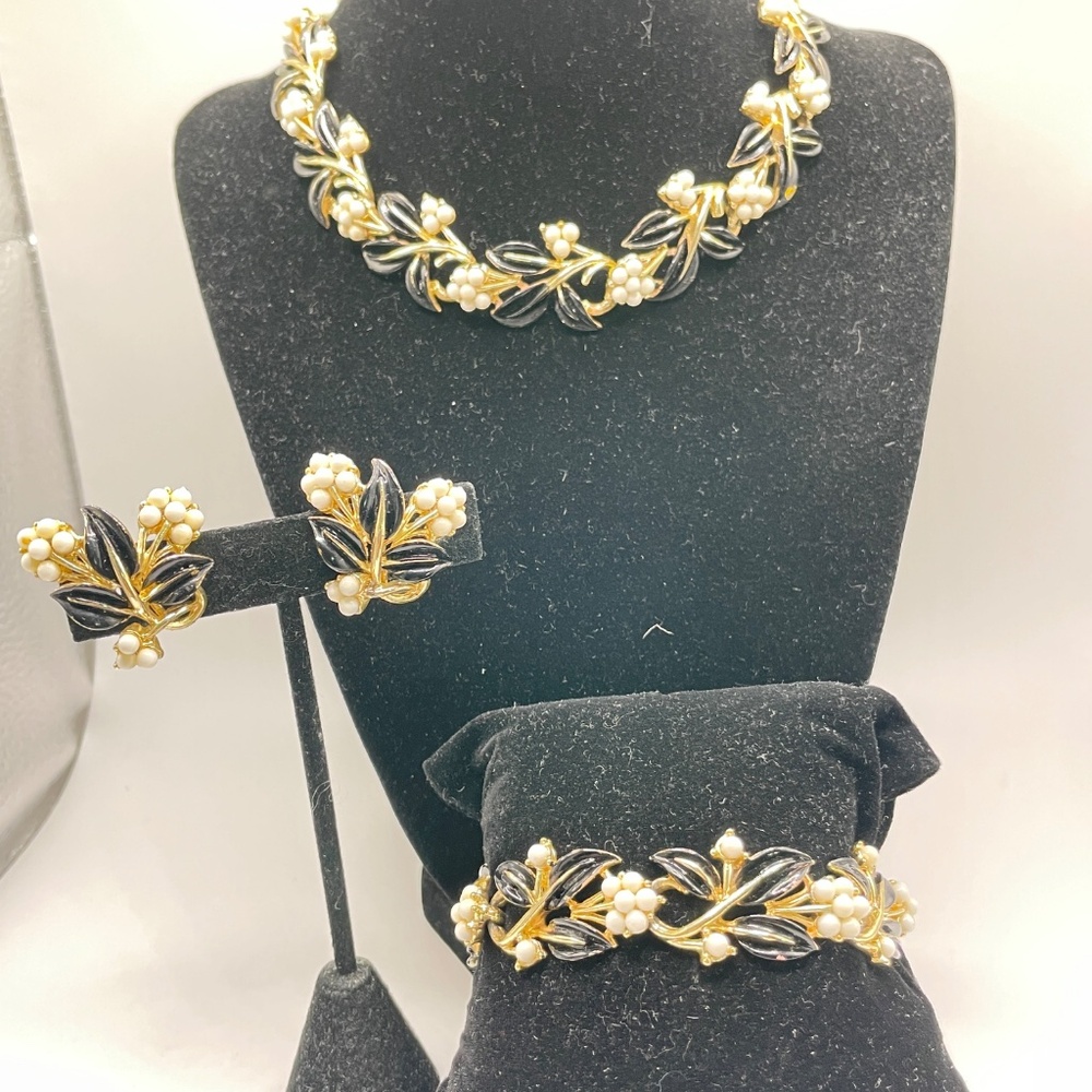 Coro Vintage RARE Black Enamel White Bead Parure Necklace Earrings Bracelet Set - Picture 2 of 16